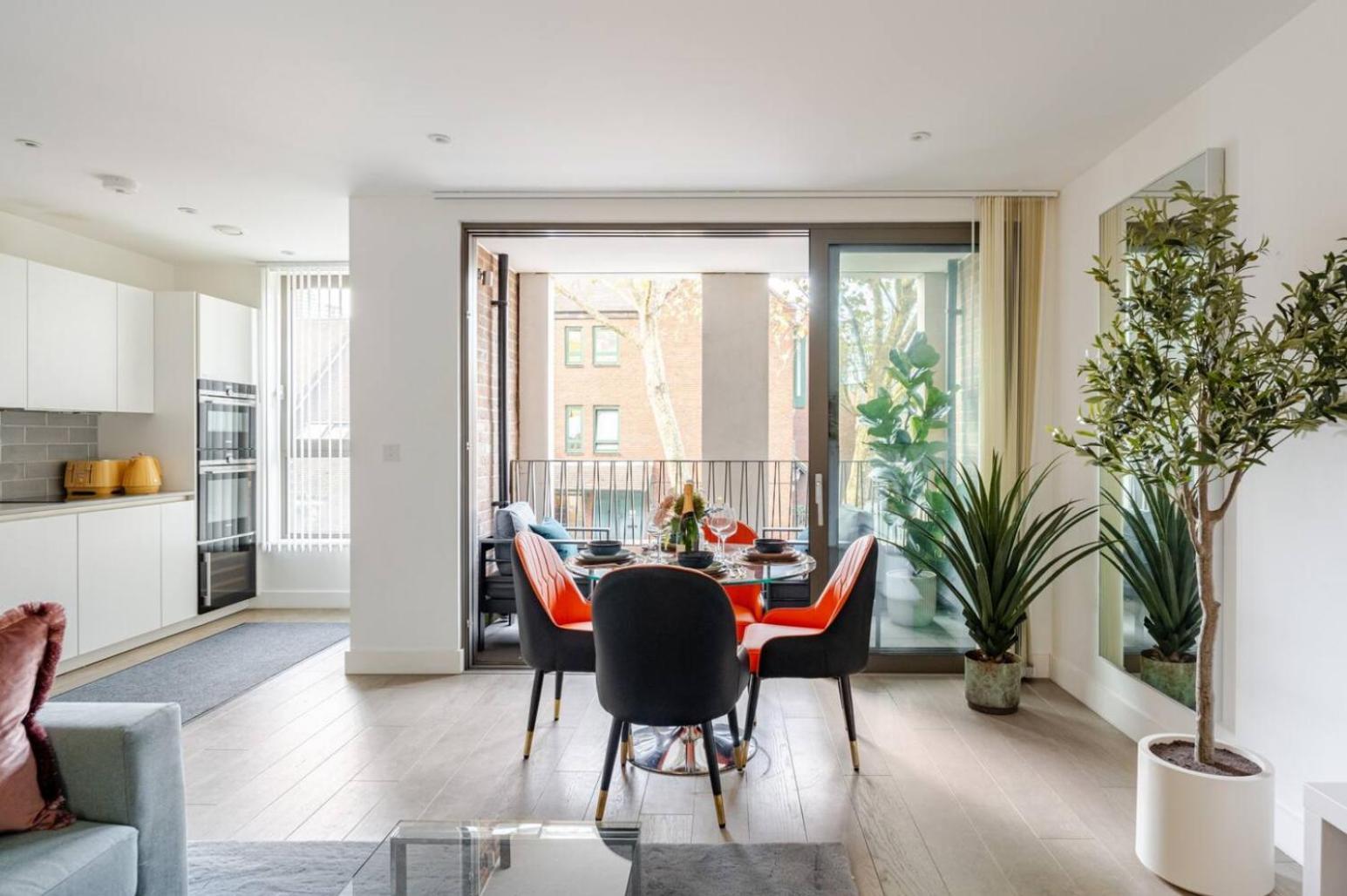 Appartamento Luxurious 5 Mins To & Train Station *
