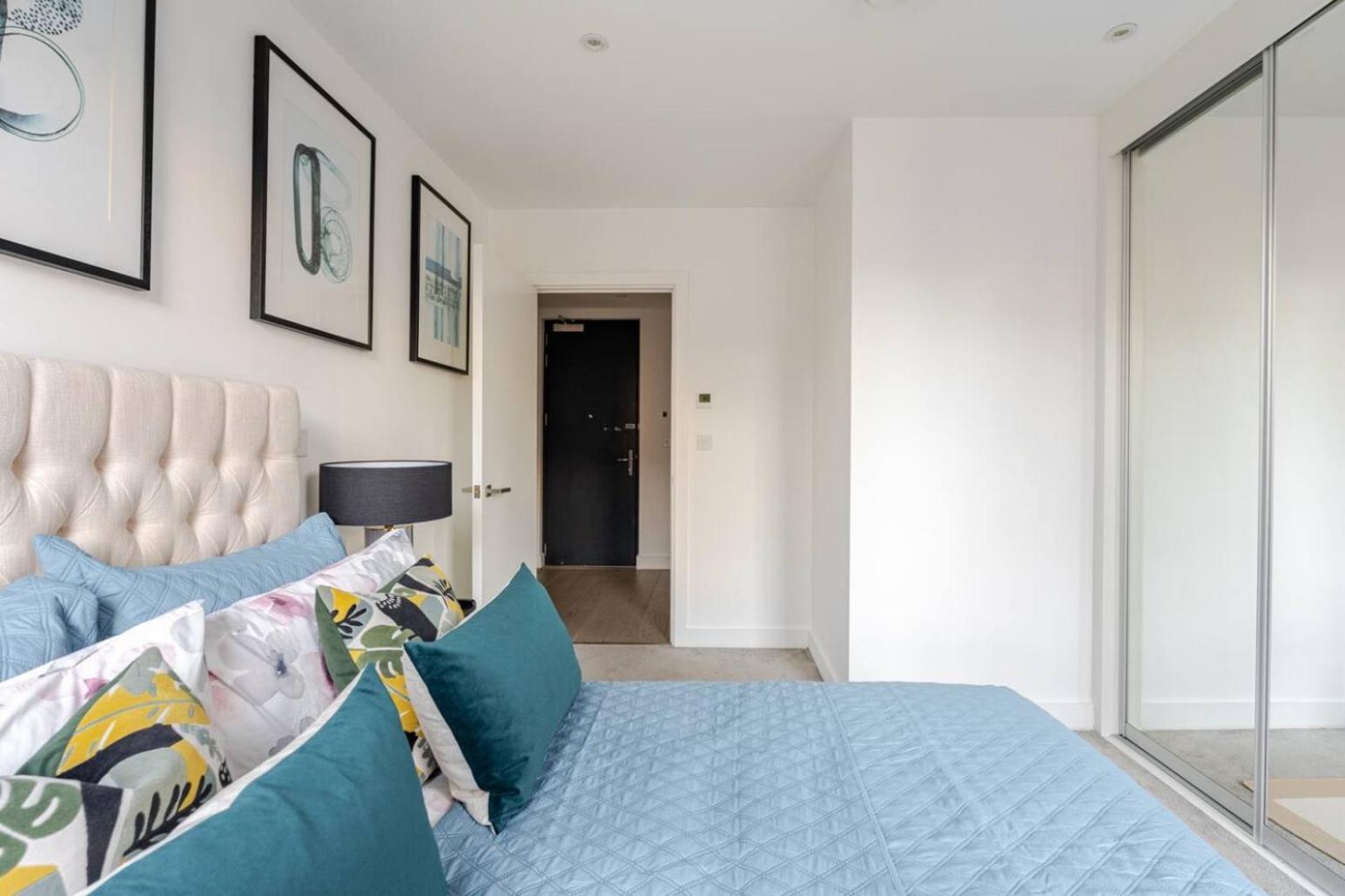 Appartamento Luxurious 5 Mins To & Train Station *